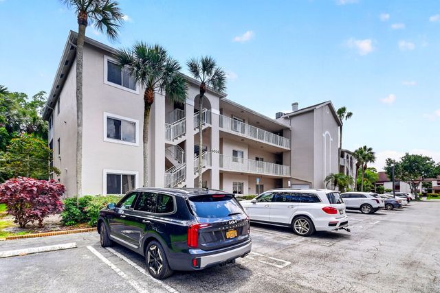 5032 Rose Hill Drive 3205, Boynton Beach, FL 33437