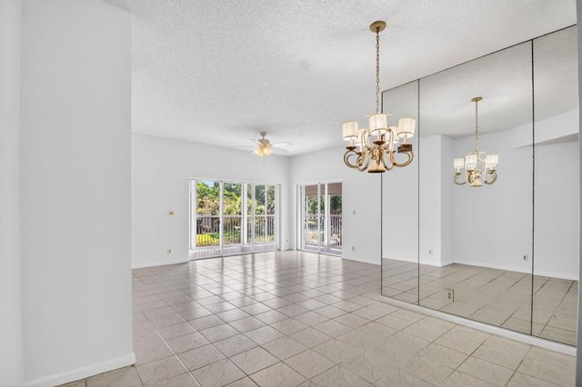 5032 Rose Hill Drive 3205, Boynton Beach, FL 33437
