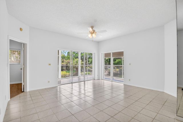 5032 Rose Hill Drive 3205, Boynton Beach, FL 33437