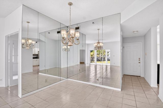 5032 Rose Hill Drive 3205, Boynton Beach, FL 33437