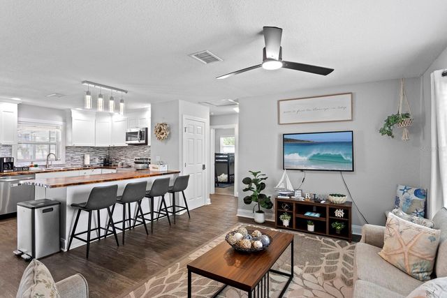 8404 43RD AVENUE TERRACE W, Bradenton, FL 34209