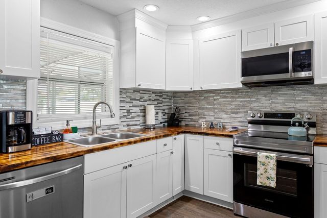 8404 43RD AVENUE TERRACE W, Bradenton, FL 34209