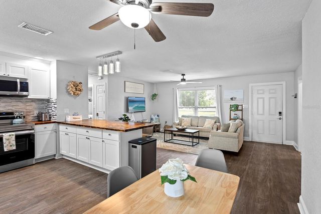 8404 43RD AVENUE TERRACE W, Bradenton, FL 34209