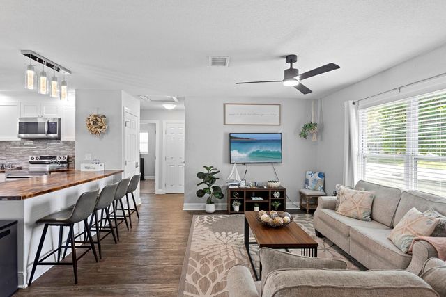 8404 43RD AVENUE TERRACE W, Bradenton, FL 34209