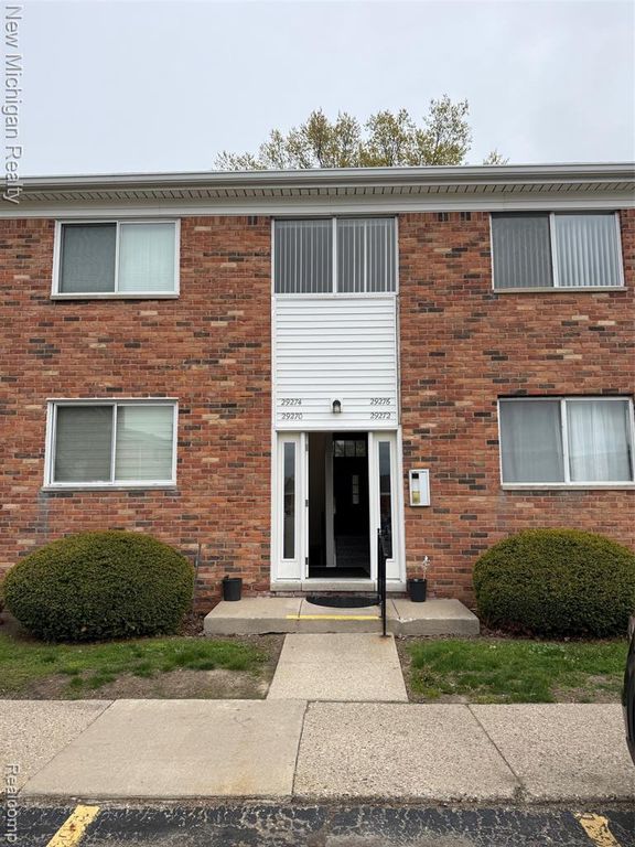 29276 Hoover Road, Warren, MI 48093