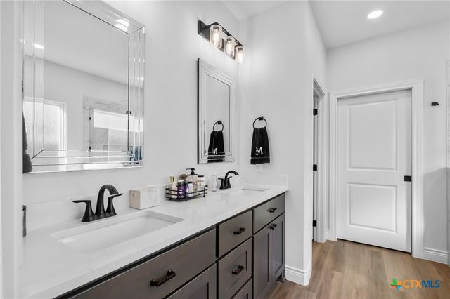 103 Beacon Lane, Victoria, TX 77904