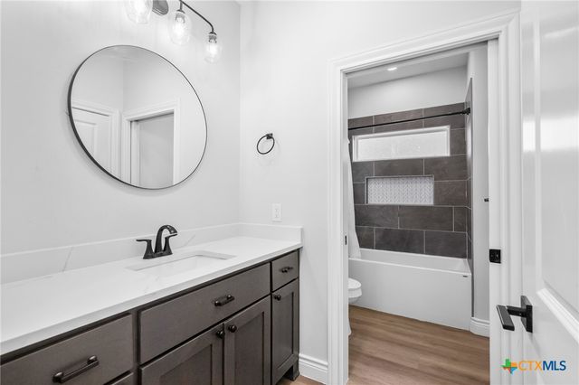 103 Beacon Lane, Victoria, TX 77904