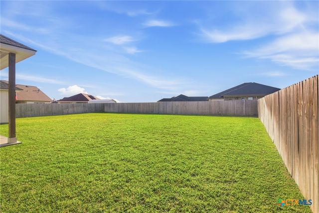 103 Beacon Lane, Victoria, TX 77904