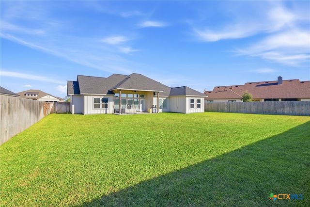 103 Beacon Lane, Victoria, TX 77904