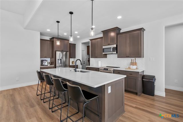 103 Beacon Lane, Victoria, TX 77904