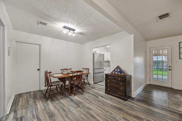 5618 Village Way Drive, Katy, TX 77493