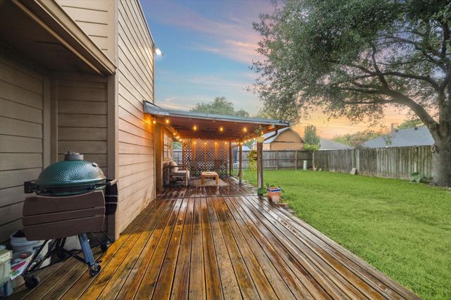 5618 Village Way Drive, Katy, TX 77493