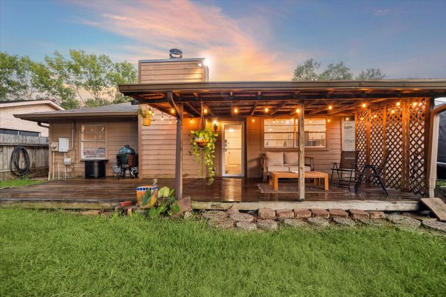 5618 Village Way Drive, Katy, TX 77493