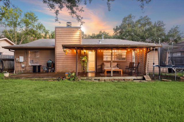 5618 Village Way Drive, Katy, TX 77493