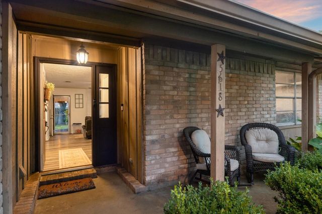 5618 Village Way Drive, Katy, TX 77493