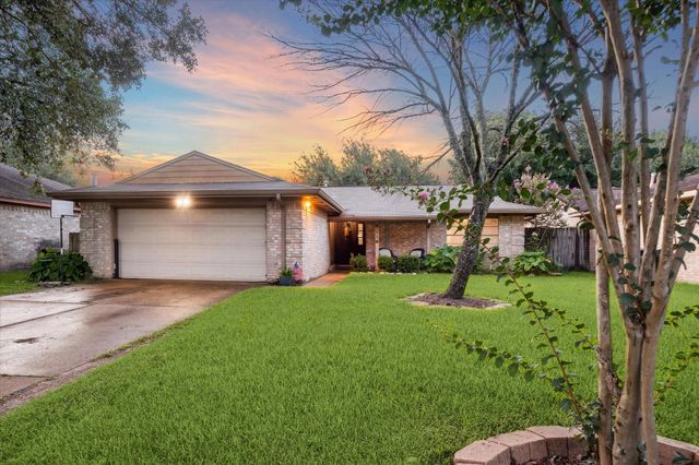 5618 Village Way Drive, Katy, TX 77493