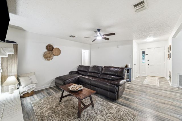 5618 Village Way Drive, Katy, TX 77493