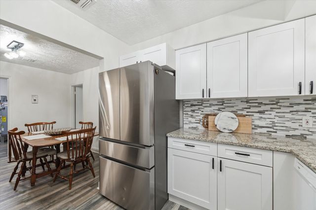 5618 Village Way Drive, Katy, TX 77493