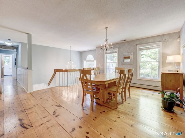35 Woodsedge Court, Berlin, CT 06037