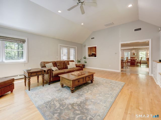 35 Woodsedge Court, Berlin, CT 06037