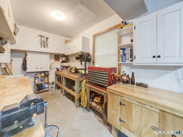 35 Woodsedge Court, Berlin, CT 06037