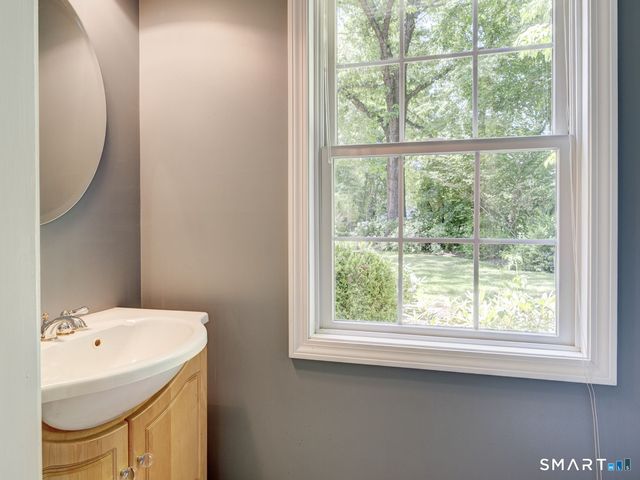 35 Woodsedge Court, Berlin, CT 06037