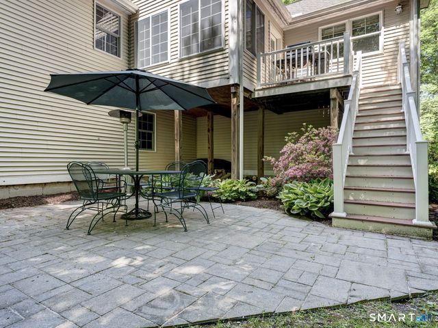 35 Woodsedge Court, Berlin, CT 06037