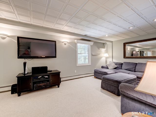 35 Woodsedge Court, Berlin, CT 06037
