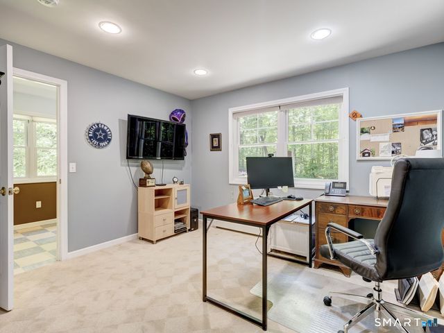 35 Woodsedge Court, Berlin, CT 06037
