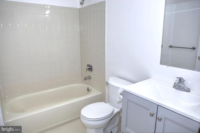 26 CORAL TREE CT, Lawrenceville, NJ 08648