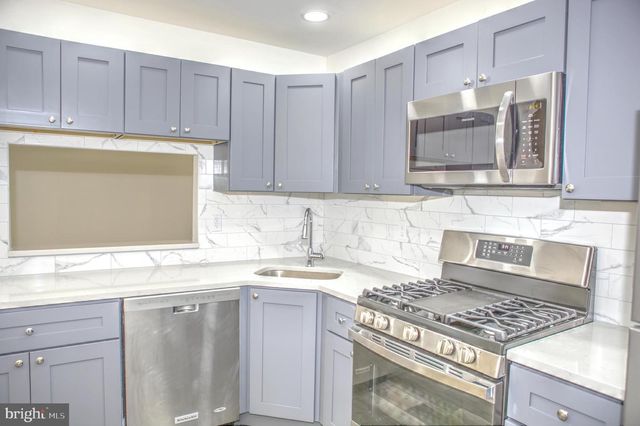 26 CORAL TREE CT, Lawrenceville, NJ 08648