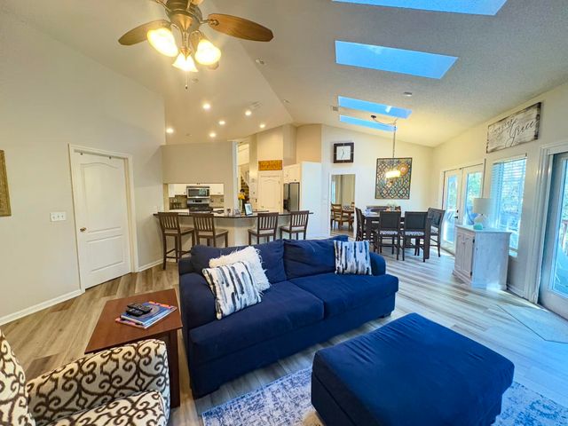 371 Milestone Drive, Tallahassee, FL 32312