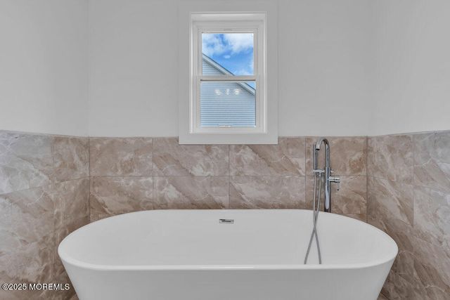 122 Arch Way, Toms River, NJ 08755