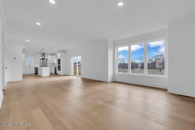 122 Arch Way, Toms River, NJ 08755