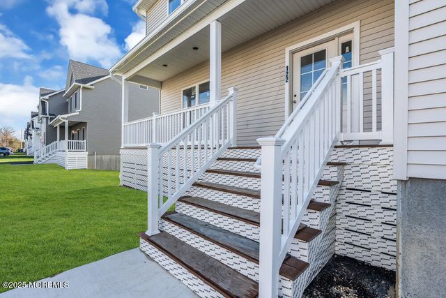 122 Arch Way, Toms River, NJ 08755