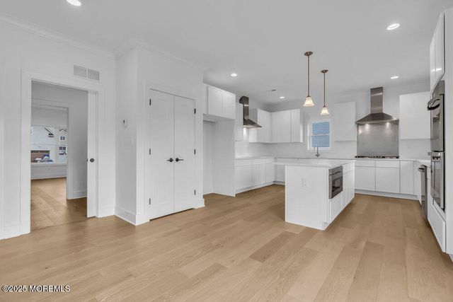 122 Arch Way, Toms River, NJ 08755