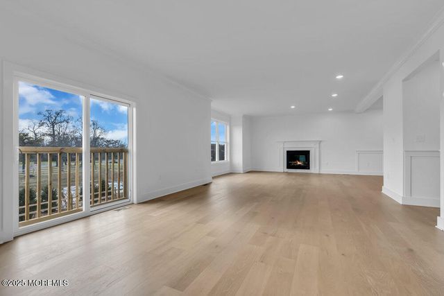 122 Arch Way, Toms River, NJ 08755