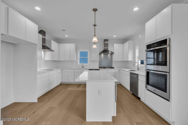 122 Arch Way, Toms River, NJ 08755