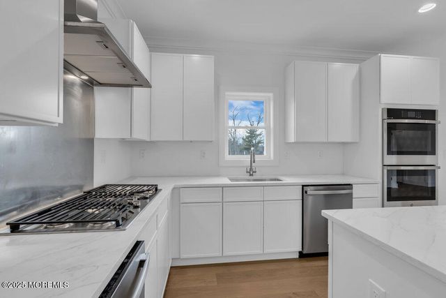 122 Arch Way, Toms River, NJ 08755