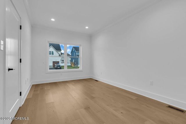 122 Arch Way, Toms River, NJ 08755