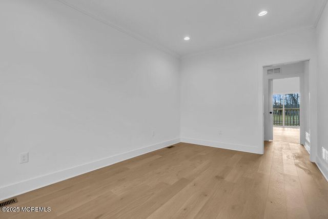 122 Arch Way, Toms River, NJ 08755