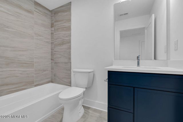 122 Arch Way, Toms River, NJ 08755