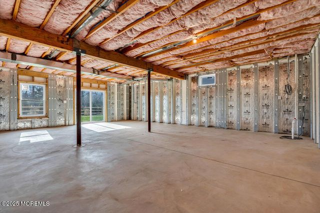 122 Arch Way, Toms River, NJ 08755