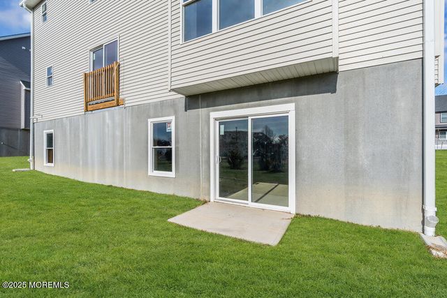 122 Arch Way, Toms River, NJ 08755