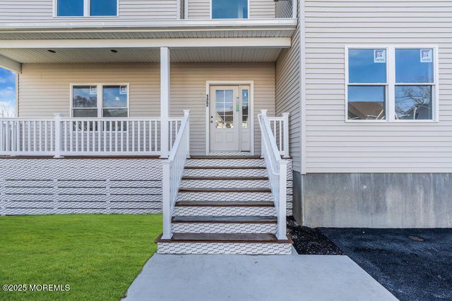 122 Arch Way, Toms River, NJ 08755