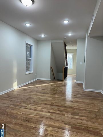 68 Arch Street, Paterson, NJ 07522