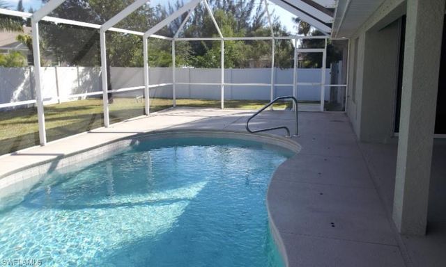 2733 SW 11th PL, Cape Coral, FL 33914