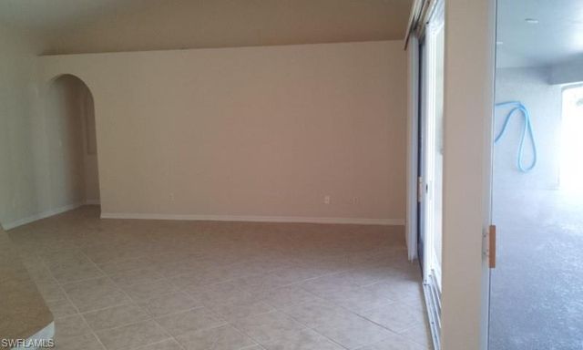 2733 SW 11th PL, Cape Coral, FL 33914