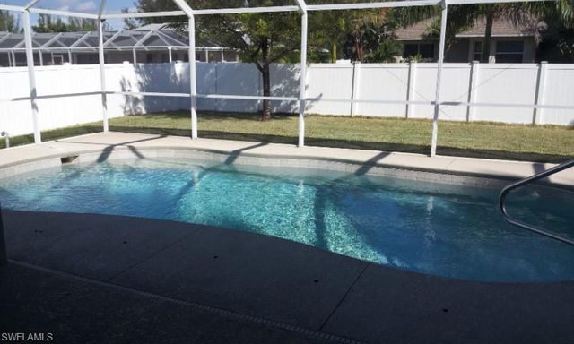 2733 SW 11th PL, Cape Coral, FL 33914