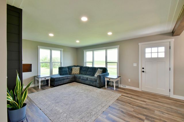 20658 State Highway 15, Saint Augusta, MN 55353